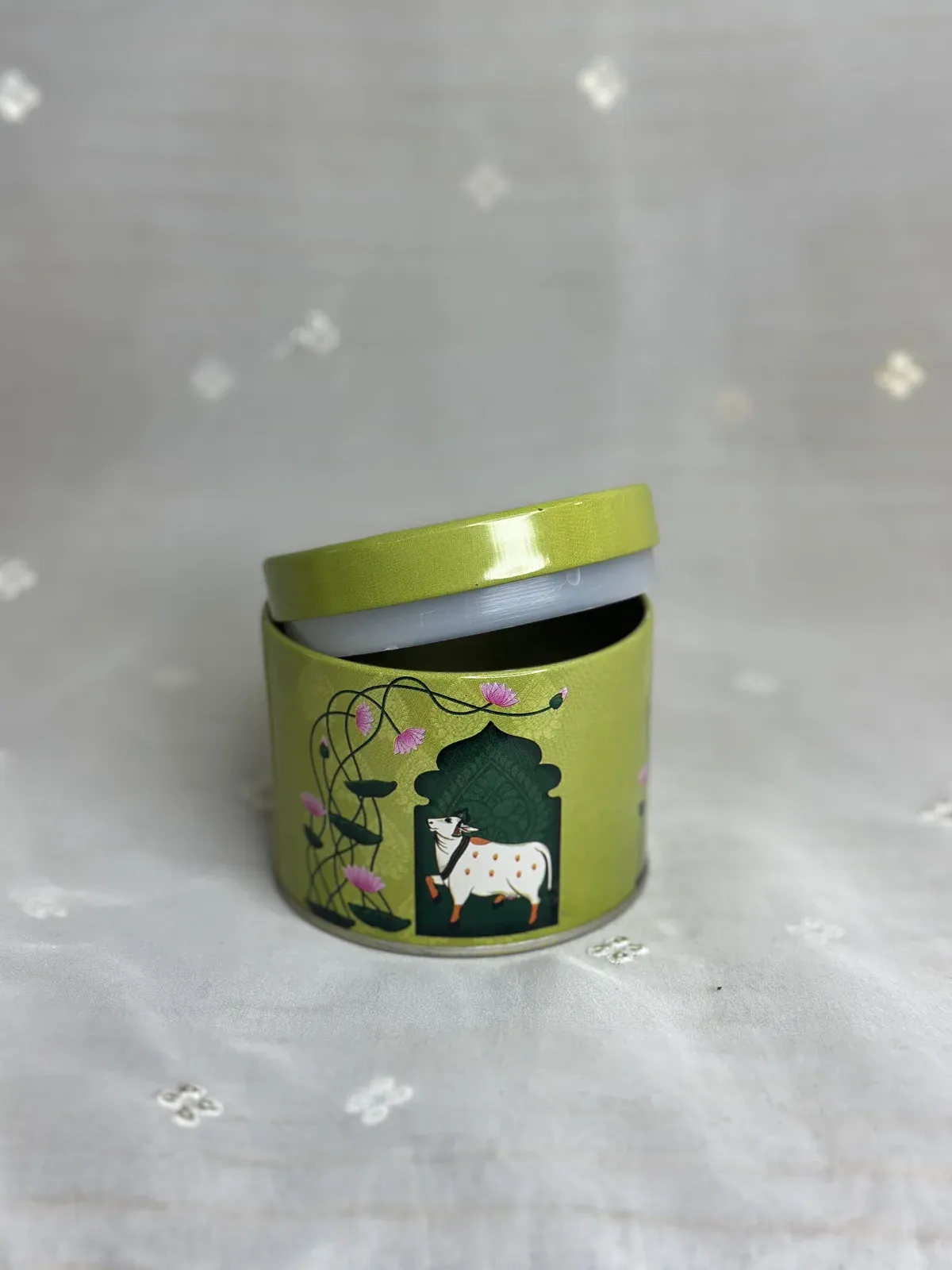 Airtight tin container — image 3 of 3