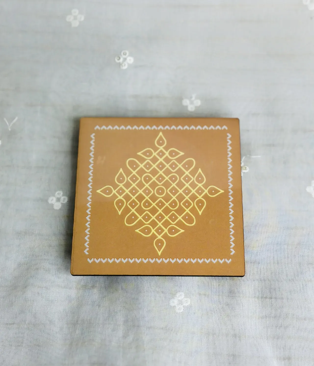 Kolam manai/diya stand
