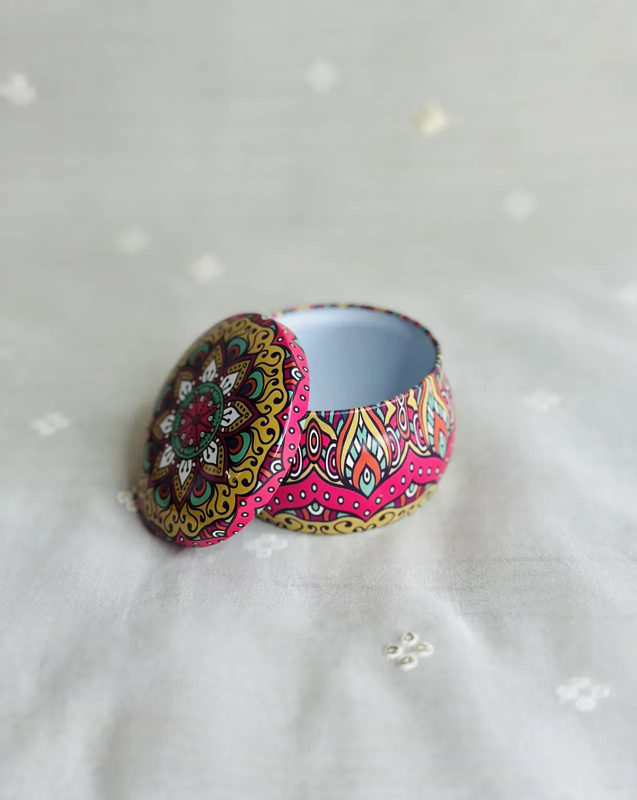 Mandala metal tin